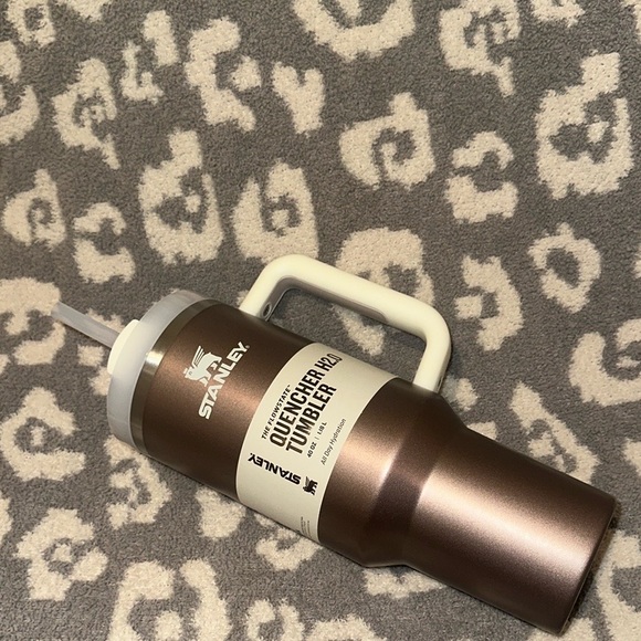 New Stanley 40oz “The FlowState” Quencher H20 Tumbler in 😍Rose Quartz Glow 2 😍 - Picture 13 of 17